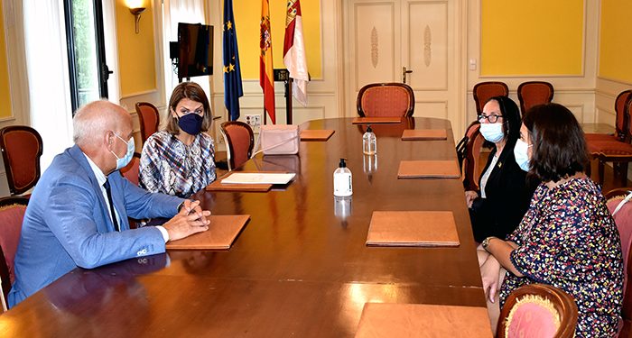 El subdelegado del Gobierno en Cuenca recibe la visita institucional de la cónsul de Rumanía para Castilla-La Mancha 1 El subdelegado del Gobierno en Cuenca recibe la visita institucional de la cónsul de Rumanía para Castilla-La Mancha