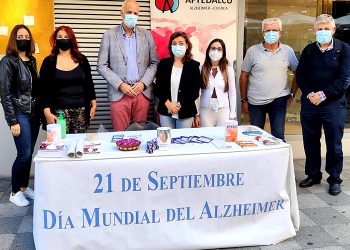 El subdelegado del Gobierno en Cuenca visita a la asociación AFYEDALCU con motivo del Día Mundial del Alzheimer