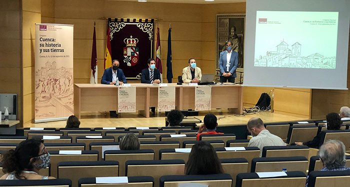 Especialistas y jóvenes investigadores debaten en la UCLM sobre la historia de Cuenca