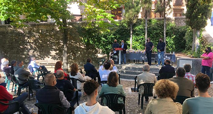 Ayuntamiento de Cuenca y Peñas Mateas hacen un emotivo homenaje a los fallecidos conquenses Mateos