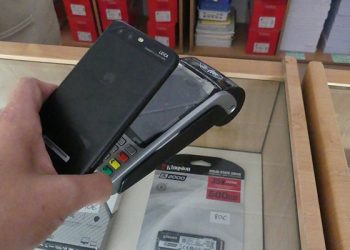 La Confederación de Empresarios de Cuenca señala que el pago en efectivo irá cayendo en su uso