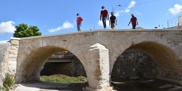 La Diputación de Cuenca permite una inversión de 36.420 euros en el puente histórico de Fuentes