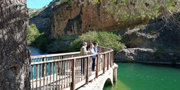 La Diputación de Cuenca y el Ayuntamiento de Buendía invertirán 61.000 euros en reformar la pista de pádel y reparar la piscina