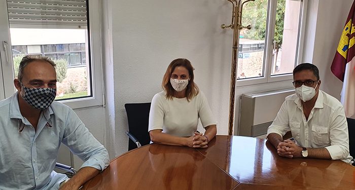 La Junta anima a los conquenses a solicitar plaza en la Escuela Oficial de Idiomas por la que ya han pasado más de 20.000 alumnos 1 La Junta anima a los conquenses a solicitar plaza en la Escuela Oficial de Idiomas por la que ya han pasado más de 20.000 alumnos