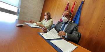 La UCLM y el Gobierno regional fomentarán el aprendizaje-servicio, la investigación y la innovación en centros docentes no universitarios