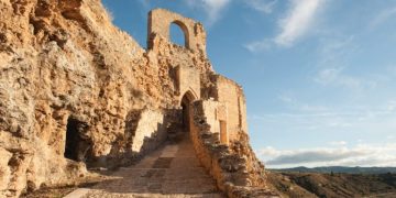 Las lluvias derrumban la entrada al castillo de Zorita de los Canes