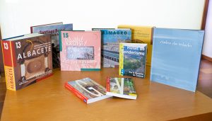 Más de 3.000 alojamientos turísticos de la región recibirán fondos bibliográficos para fomentar el conocimiento del patrimonio de Castilla-La Mancha