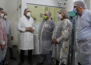 Nuria Chust visita la empresa Harinas Torija para conocer las mejoras implementadas en materia de prevención de riesgos laborales