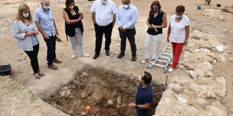 La campaña de investigación destapa en el yacimiento de Noheda un gran edificio de 800 metros cuadrados