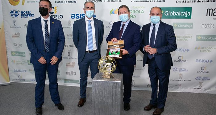 Page No nos van a faltar vacunas, incluso a la gente que necesita una tercera dosis