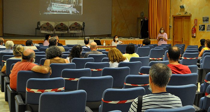 Priego destaca los logros de su lucha contra las macrogranjas, pero advierte: “Siguen adelante y son 20.000 cerdos” 1 Priego destaca los logros de su lucha contra las macrogranjas