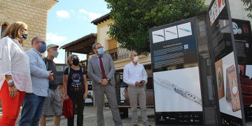 ´El Paseo de los Artesanos´ visita la plaza Mayor de Cogolludo, última parada en la itinerancia de esta exposición por la provincia de Guadalajara