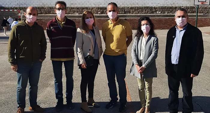 El colegio Salesiano de Guadalajara se cubre de rosa en el día del cáncer de mama