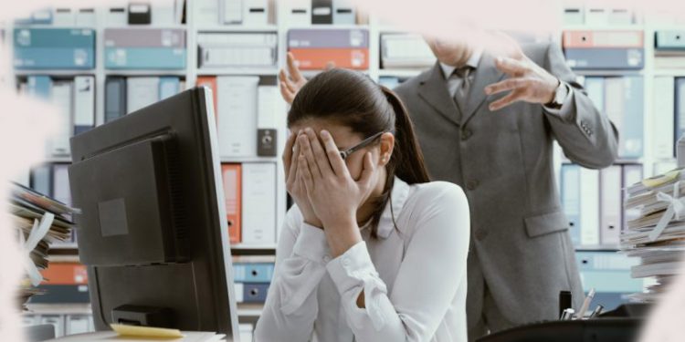 CSIF pide una actuación diligente ante las denuncias de acoso entre el personal de la UCLM 1 acoso laboral 810x455 1