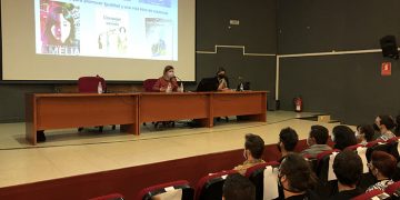 Alicia Palmer invita a la juventud a reflexionar y debatir sobre temas como feminismo y violencia de género a través del cómic