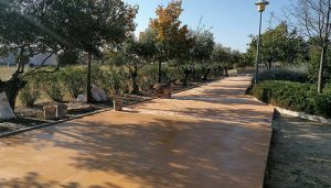 El Ayuntamiento de Villanueva de la Torre continúa con la remodelación de parques de la localidad para facilitar su mantenimiento
