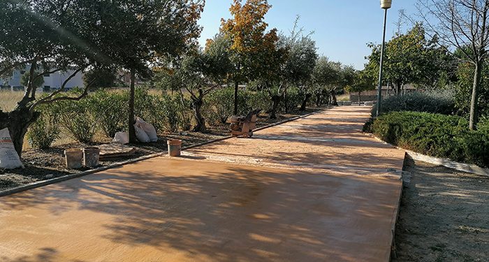 El Ayuntamiento de Villanueva de la Torre continúa con la remodelación de parques de la localidad para facilitar su mantenimiento
