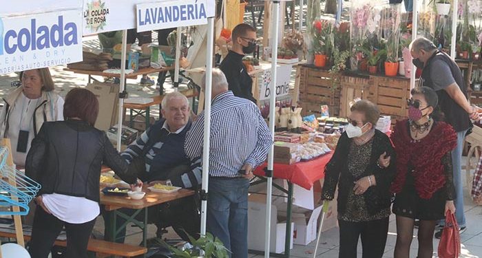 El comercio de Cabanillas retoma el pulso con la calle