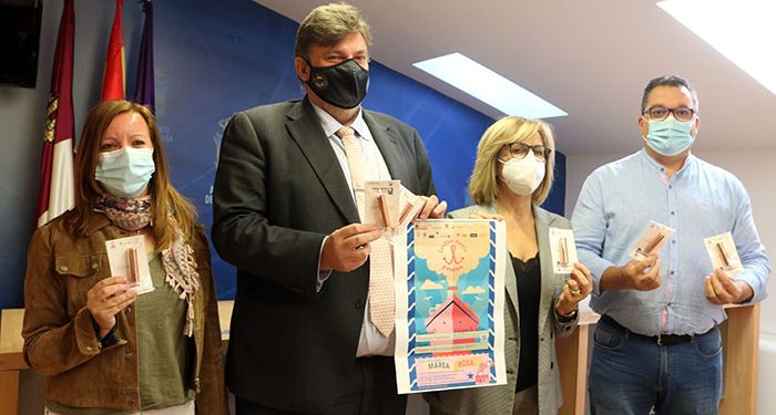 El comercio de Guadalajara se vestirá de rosa para concienciar en la lucha contra el cáncer de mama 1 El comercio de Guadalajara se vestirá de rosa para concienciar en la lucha contra el cáncer de mama