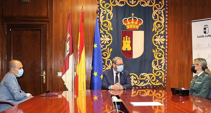 El delegado de la Junta y el presidente de las Cortes de Castilla-La Mancha reciben a la nueva jefa de la Comandancia de la Guardia Civil de Guadalajara 1 El delegado de la Junta y el presidente de las Cortes de Castilla-La Mancha reciben a la nueva jefa de la Comandancia de la Guardia Civil de Guadalajara