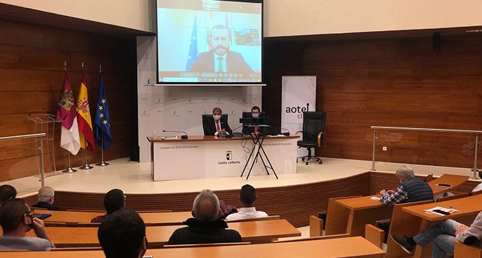 El Gobierno regional se alía con las empresas operadoras de telecomunicaciones de la región para continuar su despliegue en los municipios de Castilla-La Mancha