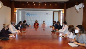 El GPP advierte a Page que no le va a permitir “más anuncios ni más incumplimientos” y le exige que se “baje del coche oficial” y se ponga de una vez “el mono de trabajo”