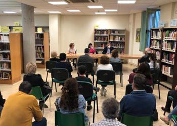 La Biblioteca Aguirre acoge la presentación del duodécimo libro de Estrella Cachero, ‘Por qué no lo había visto venir’