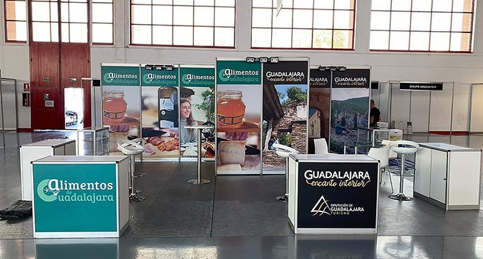 La Diputación promociona el turismo y los Alimentos de Guadalajara en la Feria de Muestras de Granada
