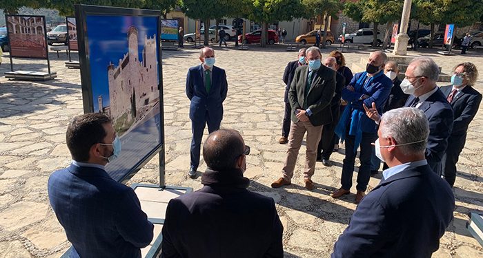 La exposición ´Un patrimonio de todos´ llega a la plaza de la Hora de Pastrana