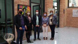 La exposición ‘Despiertas Mujeres, Arte e Identidad’ llega a Iniesta donde se podrá ver hasta el 5 de noviembre