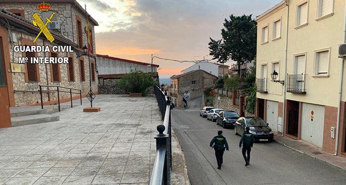 La Guardia Civil detiene a una persona por el robo con fuerza mediante alunizaje perpetrado en el estanco de Horche