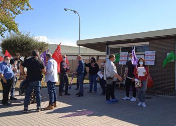 La plantilla de Lactalis-Nestlé se concentra a las puertas de la fábrica en Marchamalo por su convenio colectivo