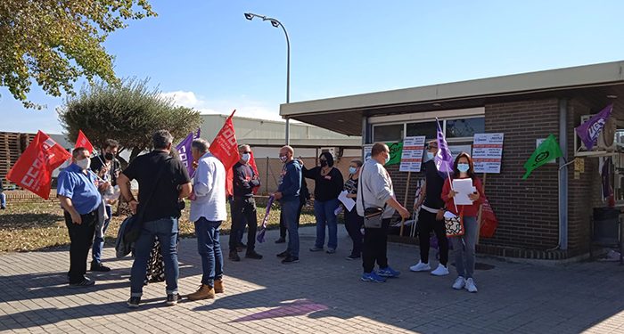La plantilla de Lactalis-Nestlé se concentra a las puertas de la fábrica en Marchamalo por su convenio colectivo 1 La plantilla de Lactalis-Nestlé se concentra a las puertas de la fábrica en Marchamalo por su convenio colectivo