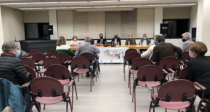 La UCLM presenta el libro Ciencia y Técnica en Castilla-La Mancha en la Biblioteca Pública de Cuenca 1 La UCLM presenta el libro Ciencia y Técnica en Castilla-La Mancha en la Biblioteca Pública de Cuenca