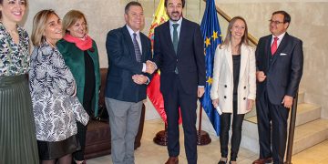Las ciudades y regiones españolas aprueban en Europa y por unanimidad la iniciativa liderada por Castilla-La Mancha para proteger los productos industriales y artesanales
