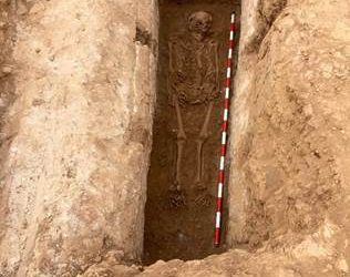 Las obras en el nuevo campus de la Universidad de Alcalá en Guadalajara ponen al descubierto un cementerio tardomedieval y restos de la antigua muralla andalusí de la ciudad 8 Las obras en el nuevo campus de la Universidad de Alcalá en Guadalajara ponen al descubierto un cementerio tardomedieval y restos de la antigua muralla andalusí de la ciudad