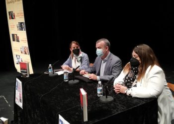 Lorenzo Silva pone en valor el “sentimiento castellano” durante la presentación de su libro en Tarancón dentro de ‘Cuenca Lee’