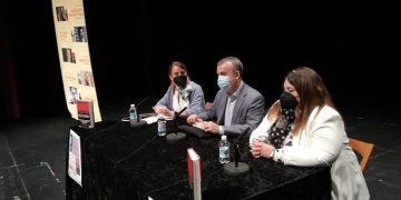 Lorenzo Silva pone en valor el “sentimiento castellano” durante la presentación de su libro en Tarancón dentro de ‘Cuenca Lee’
