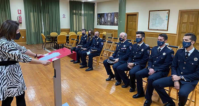 Los seis nuevos efectivos de Policía Local de Cuenca toman posesión de su cargo tras finalizar su formación