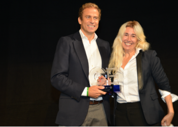 María Luisa Gutiérrez, nacida en Yunquera de Henares, galardonada con el Comscore Courage Award