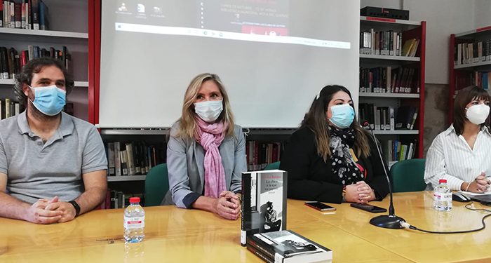 Marta Robles habla sobre prostitución, trata de blancas y racismo en su encuentro con lectoras en Mota del Cuervo