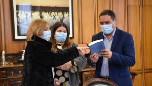 Martínez Chana señala que es “un orgullo” tener en la provincia finalistas del Premio Planeta como Ana Isabel Fernández