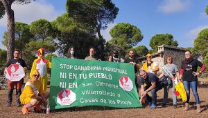 Más de 40.000 personas firman la petición contra la instalación de una macrogranja de gallinas entre los municipios de San Clemente, Villarrobledo y Casas de los Pinos