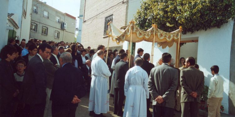 27 de octubre de 2001. Así celebró Fuentelespino de Haro «El Corpus»