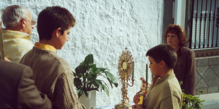 27 de octubre de 2001. Así celebró Fuentelespino de Haro «El Corpus»