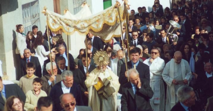 27 de octubre de 2001. Así celebró Fuentelespino de Haro «El Corpus»