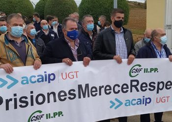 Multitudinaria concentración en el centro penitenciario de Cuenca para denunciar la falta de seguridad y condenar la agresión al funcionario 7 Multitudinaria concentración en el centro penitenciario de Cuenca para denunciar la falta de seguridad y condenar la agresión al funcionario