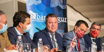 Page se compromete a seguir defendiendo al sector de carne de vacuno y plantea impulsar campañas para fomentar su consumo