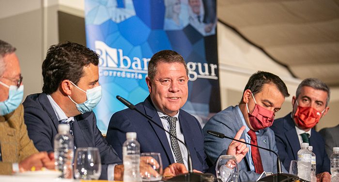 Page se compromete a seguir defendiendo al sector de carne de vacuno y plantea impulsar campañas para fomentar su consumo 1 Page se compromete a seguir defendiendo al sector de carne de vacuno y plantea impulsar campañas para fomentar su consumo