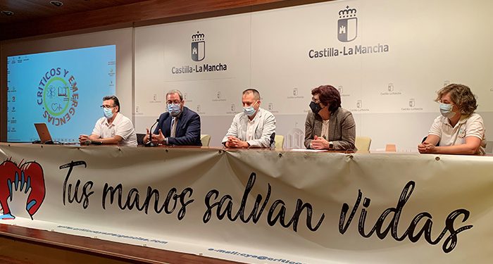 Robles agradece la labor de Críticos y Emergencias para enseñar a la población las maniobras básicas de reanimación cardiopulmonar